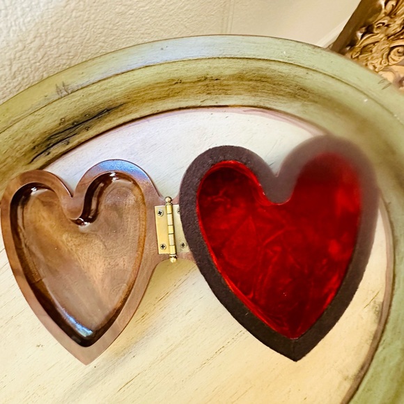 Vintage Heart Shaped Wood Trinket Box with Monogram P - Picture 3 of 12